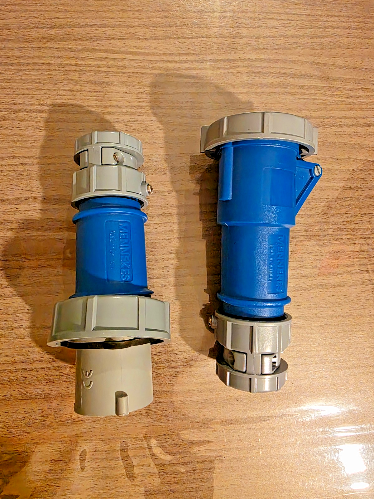 Lot connecteurs industriels MENNEKES – Mâle + Femelle – IP67 – 16A, 6h Type 3860