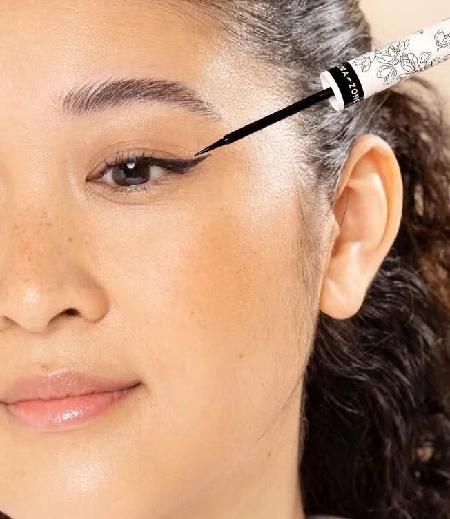 Eye-liner soin noir  de Aroma-zone