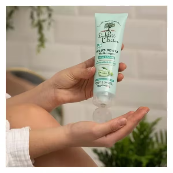 Le Petit Olivier gel d'aloé vera & thé vert multi-usages hydrate et rafraîchit