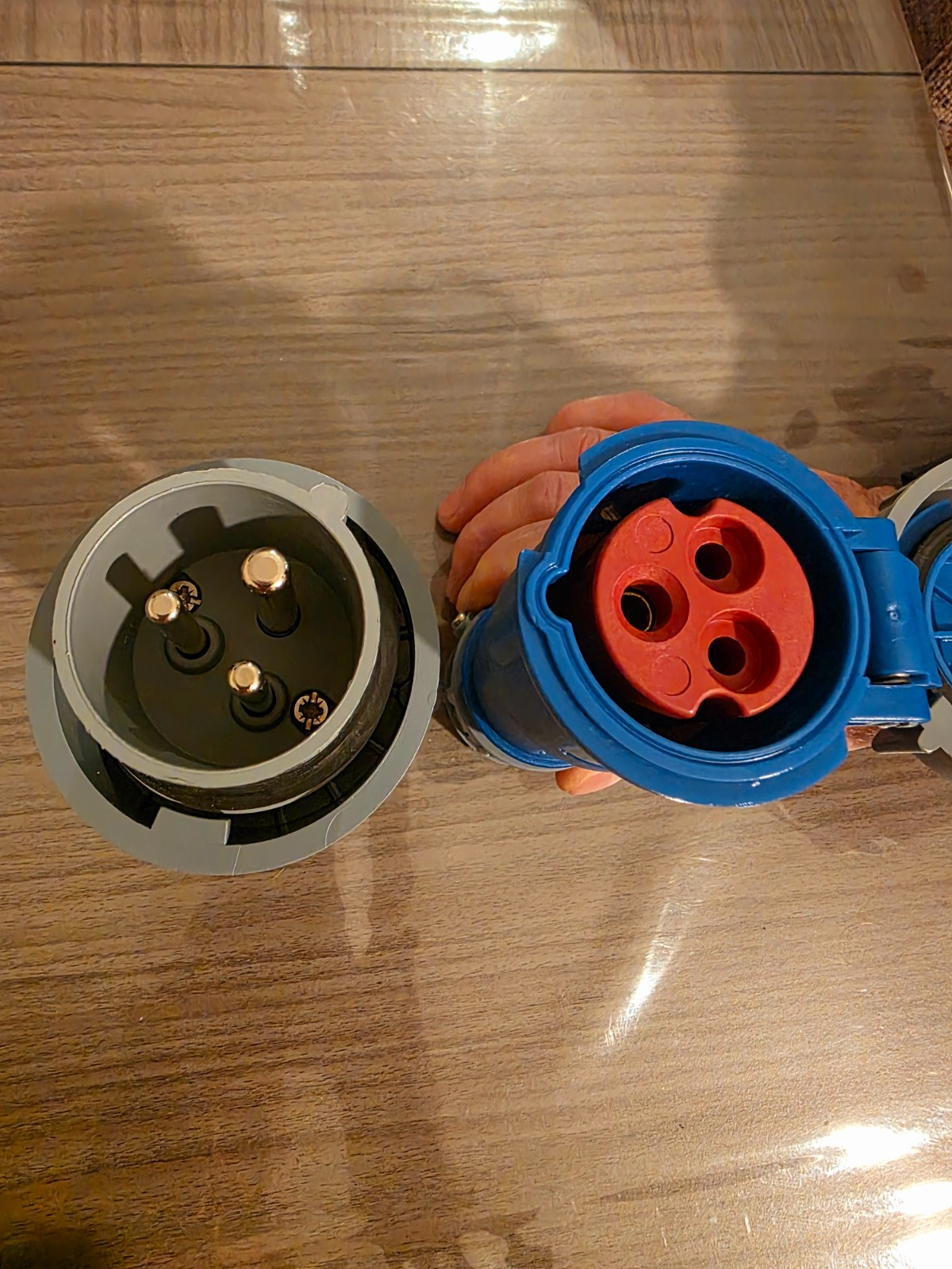 Lot connecteurs industriels MENNEKES – Mâle + Femelle – IP67 – 16A, 6h Type 3860