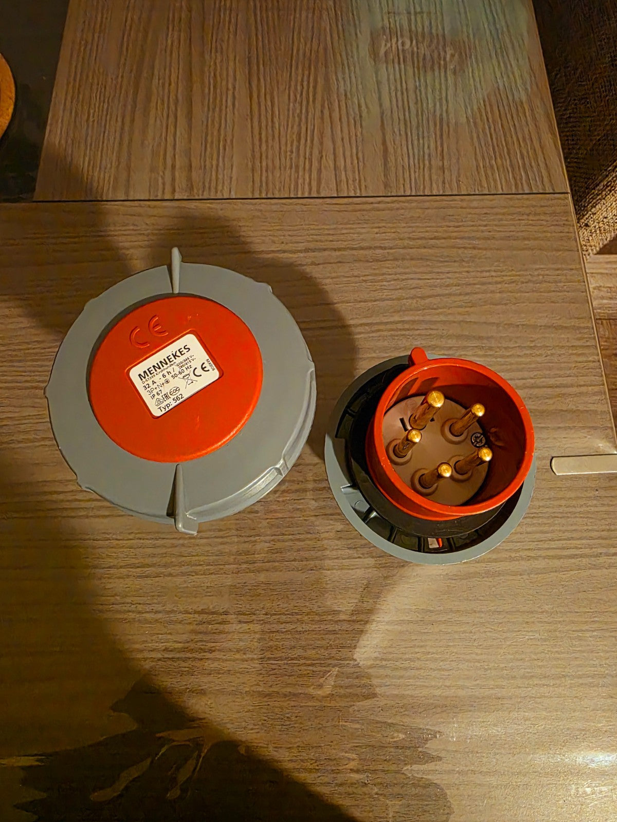 Lot connecteurs industriels MENNEKES – Mâle + Femelle – IP67 – 32A, 6h Type 562