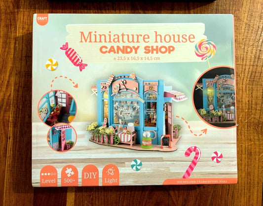 Maison Miniature Confiserie DIY avec Lumière Maquette Bricolage Candy Shop