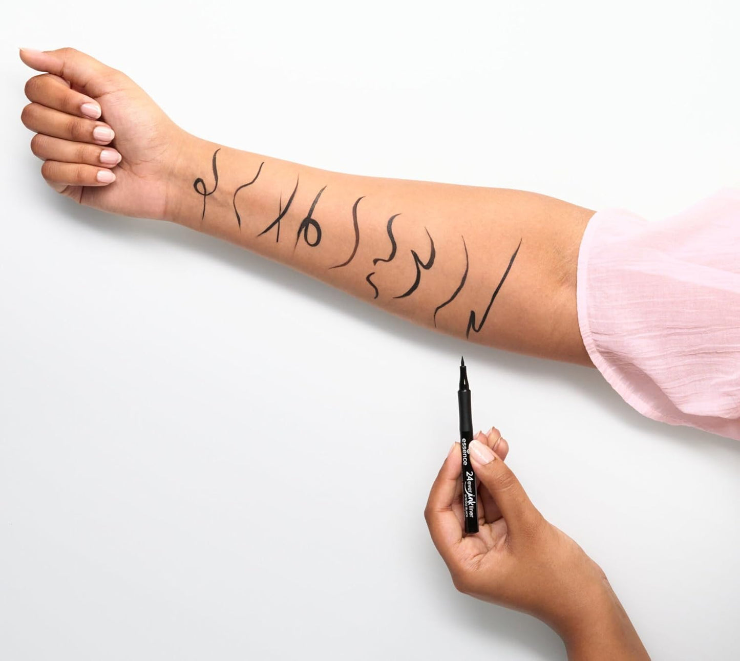 essence 24ever ink liner leyeliner ongue tenue, longue durée, résultat instantané, mat (1.2ml)