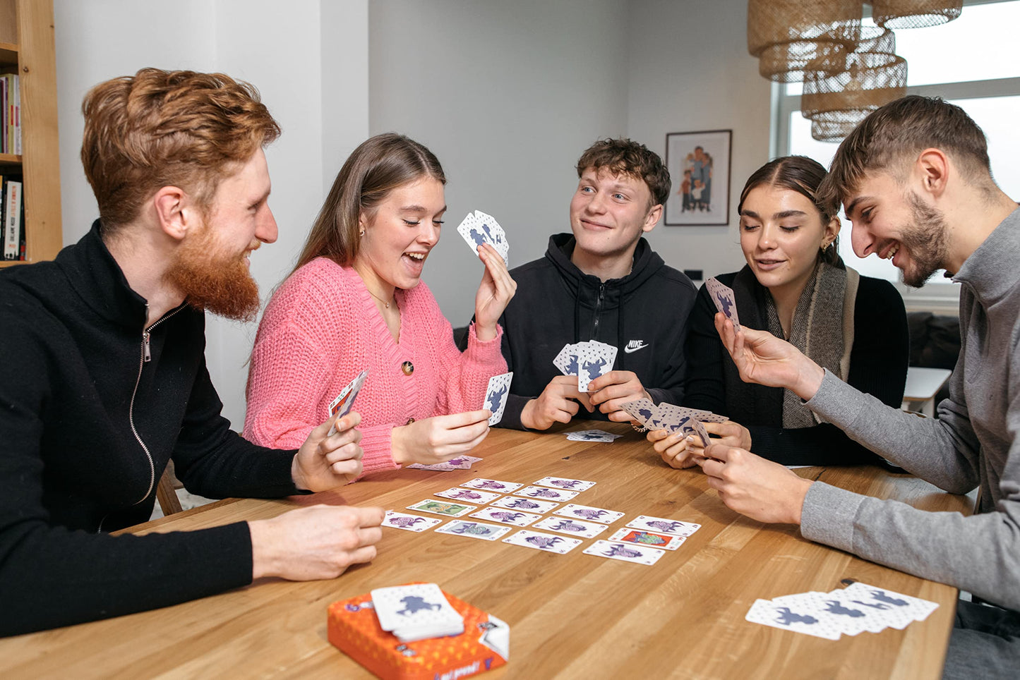 GIGAMIC - 6 Qui Surprend ! - Jeux de société - Jeux de cartes dès 10 ans - Jeu d'ambiance pour enfant, famille et amis - 28 Cartes Spéciales - De 2 à 10 joueurs - 45 Min - Version Française - AMZIX