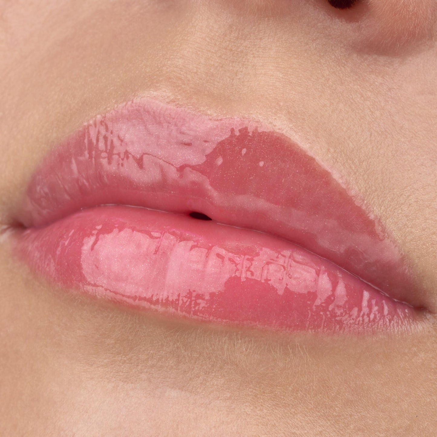 essence brillo de labios 101 JUICY BOMB brillo de labios brillante 101 Lovely - 10 ml